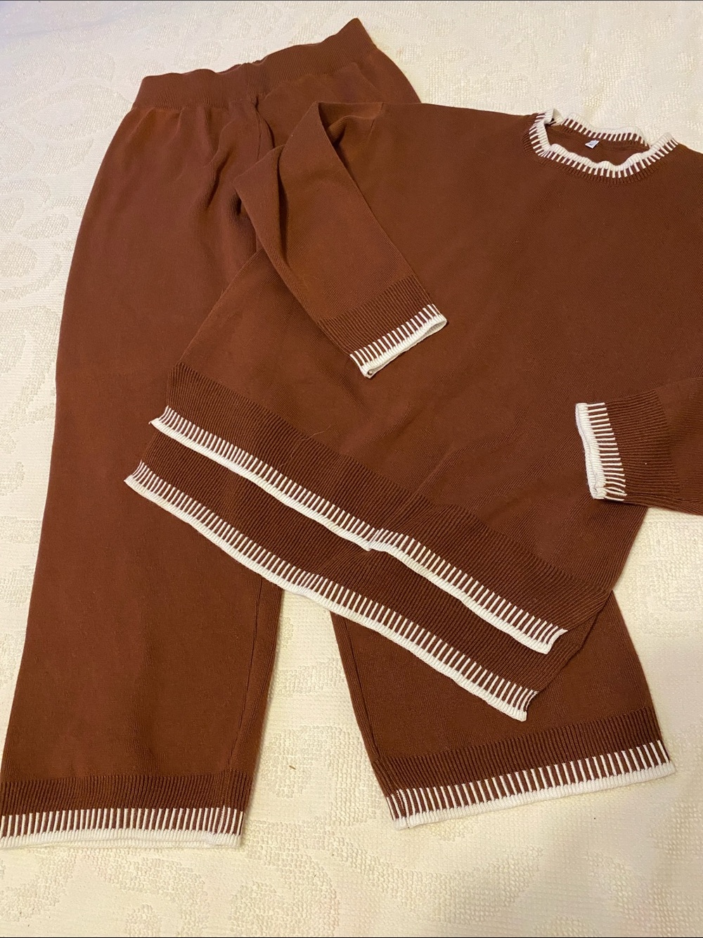 Lounging set.  Chocolate brown.  Thicker fabric and stretchy. No fabric tag.